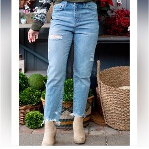 Vervet Rendition Emma Distressed Mom Jeans VT1151